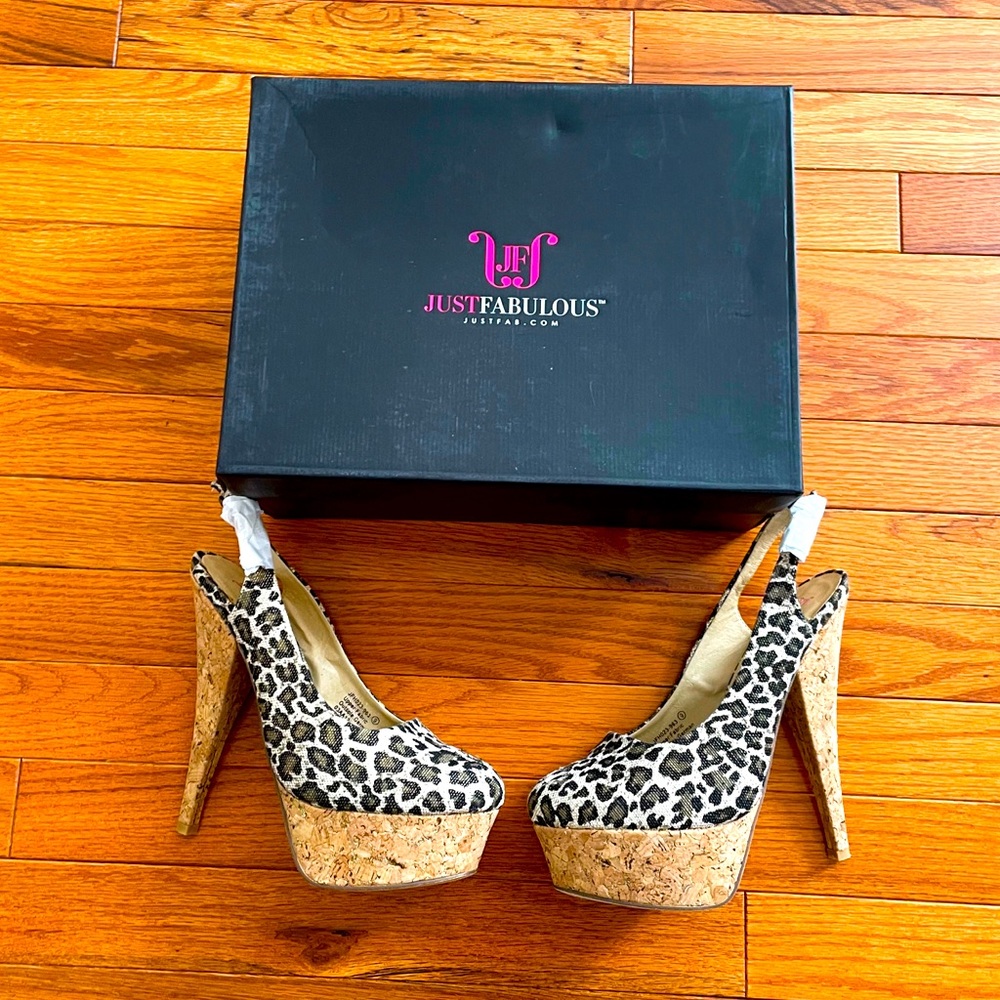 JustFab Platform Pumps